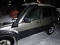 В Алатыре водитель «Нивы» переехал ногу школьнику и уехал.